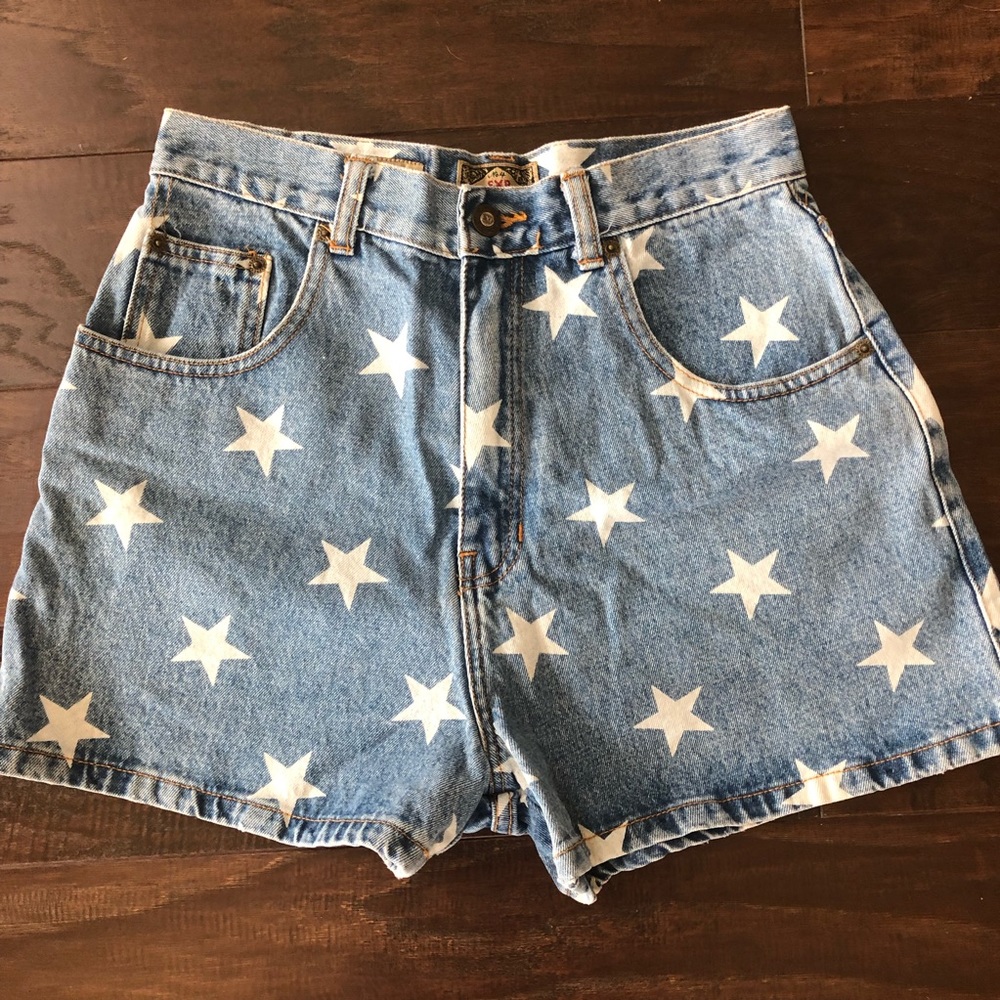 Vintage 1990s Stonewashed “Mom” Jean Shorts
